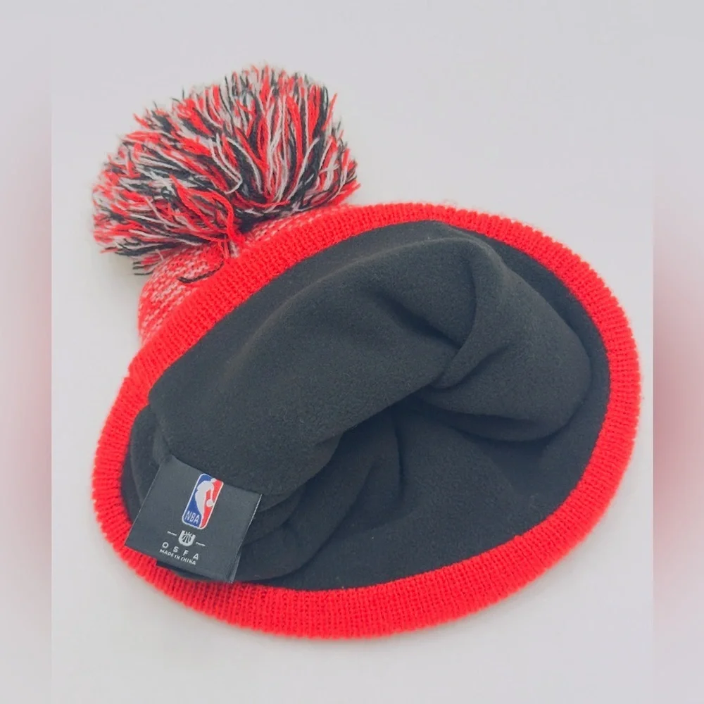Chicago Bulls NBA Adult Biggest Fan Pom Knit Beanie Hat One Size